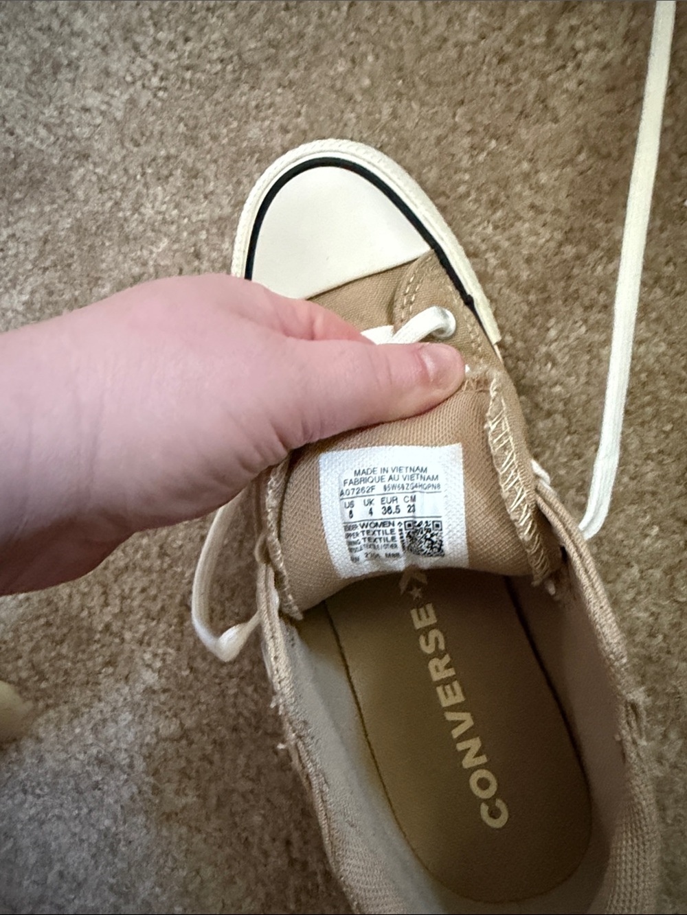 Converse - Picture 2 of 7